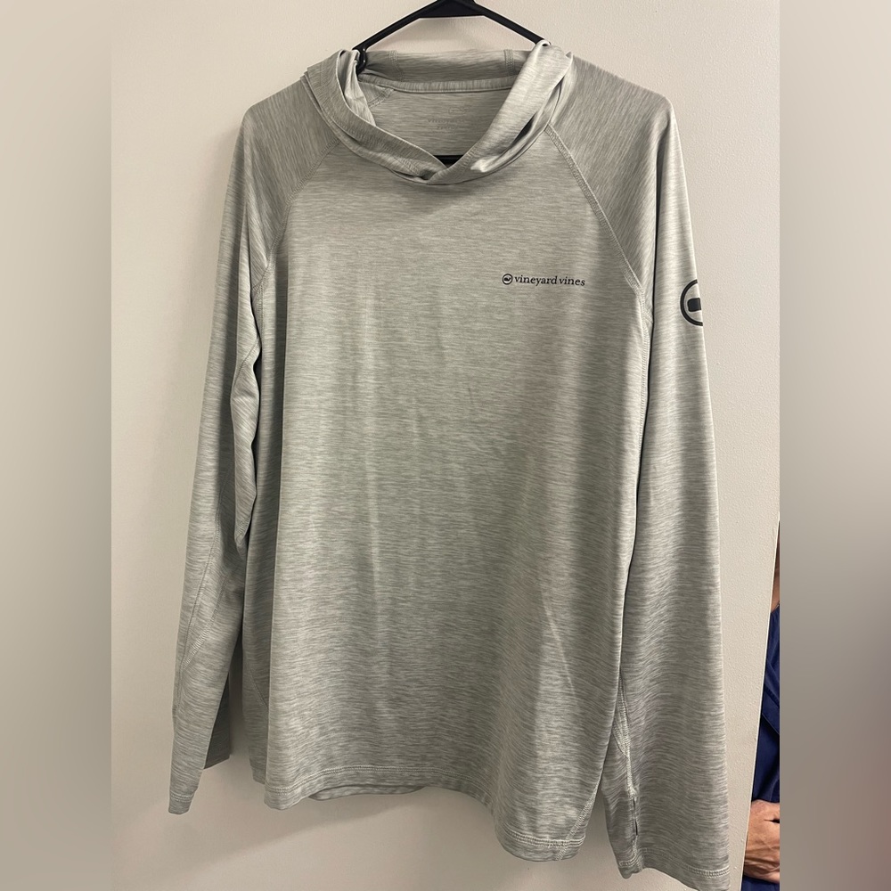 Vineyard vines hooded shirt